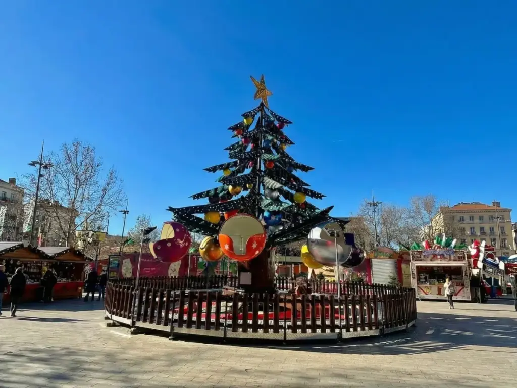 Abeto mágico carrusel para Navidad